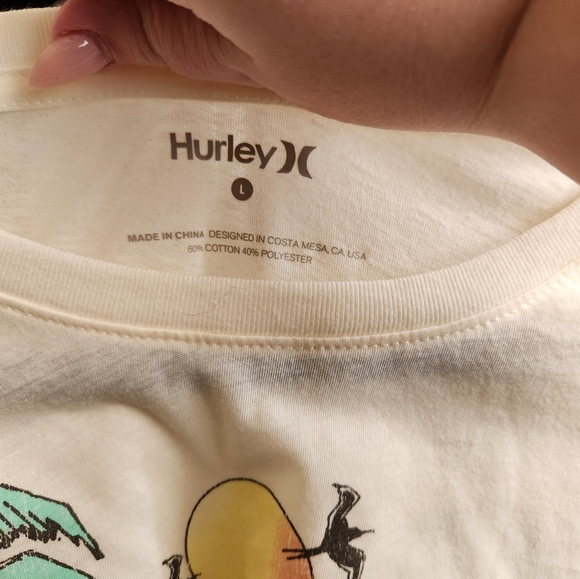 Hurley- Cropped Tee - Picture 4 of 5